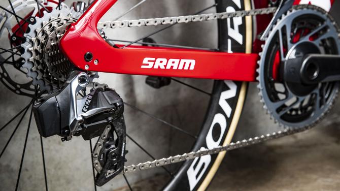 A Trek Madone SLR 9 Disc eTap 2019 de Richie Porte (1)