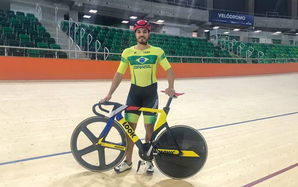 Kacio Freitas representa o Brasil no Mundial de Ciclismo de Pista.jpg