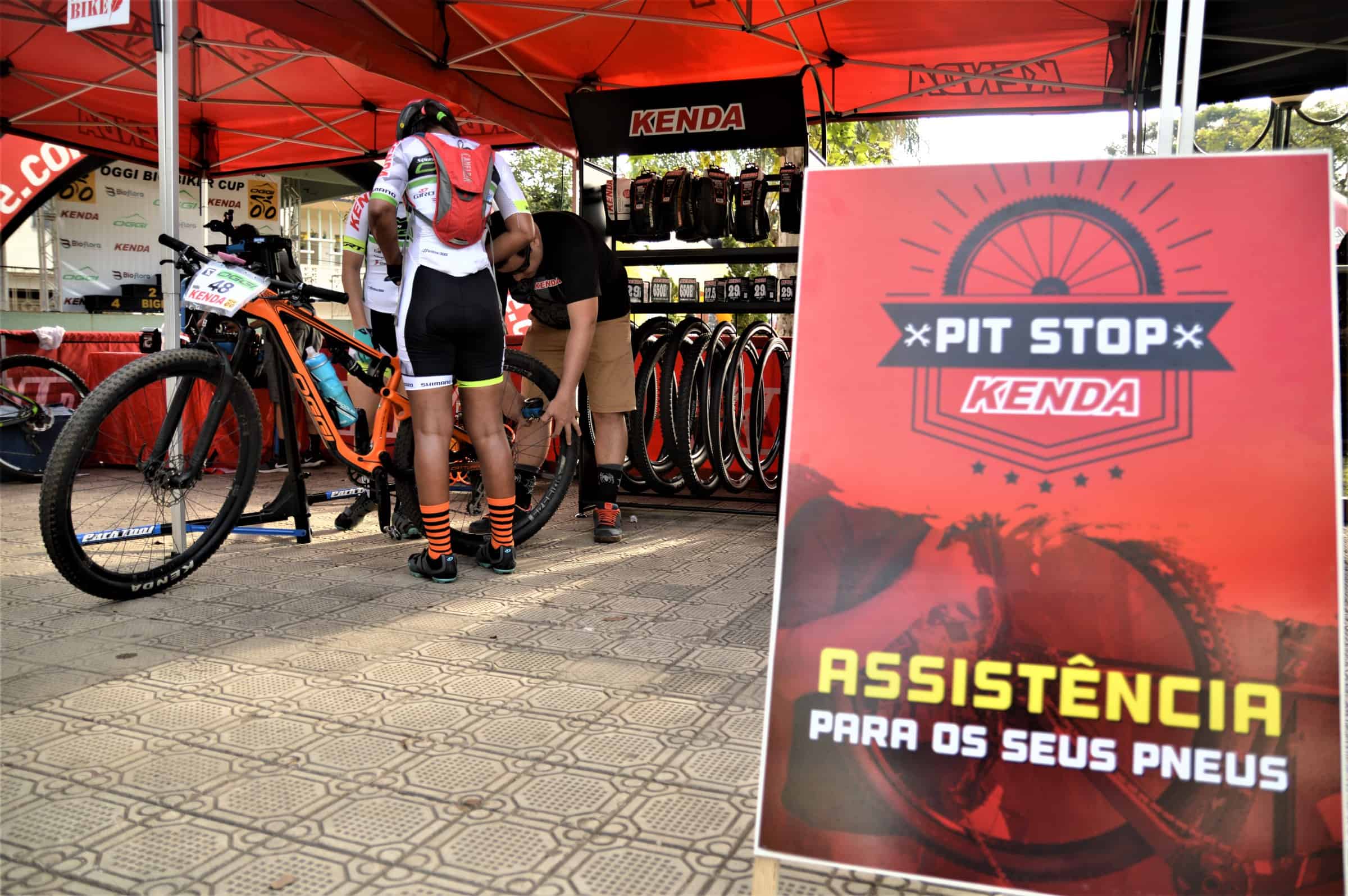 Oggi-Big-Biker-Cup-Itanhandu-Pit-Stop-Kenda-Placa-Largura-Máx-2400-Altura-Máx-1800.jpg