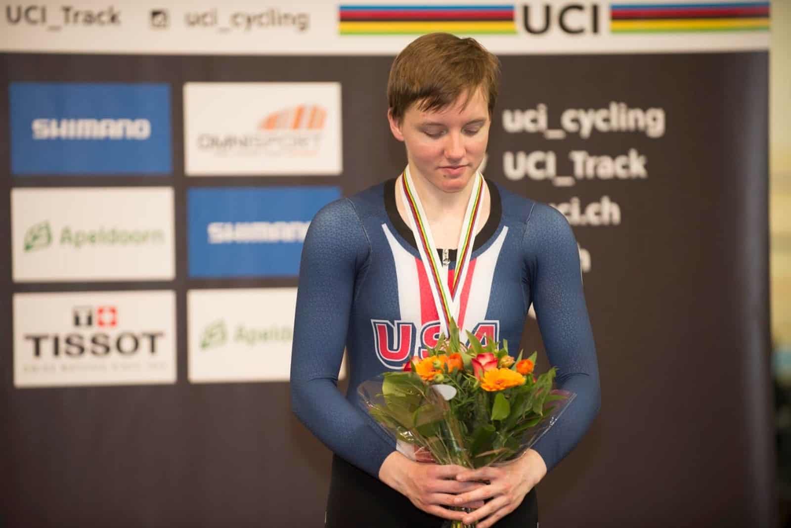 kelly catlin pódio mundial.jpg