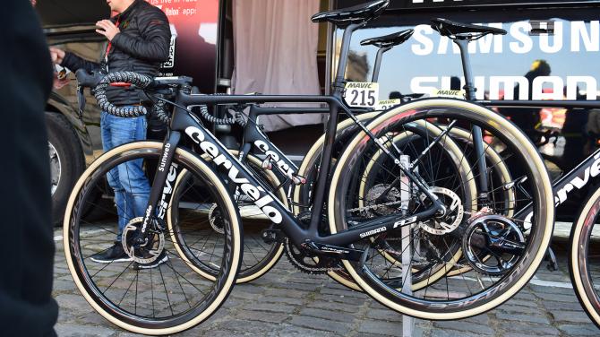 Detalhes da Paris-Roubaix 2019 pela lentes de Josh Evans (77)