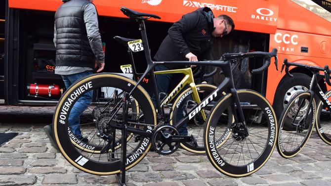 Detalhes da Paris-Roubaix 2019 pela lentes de Josh Evans (79)