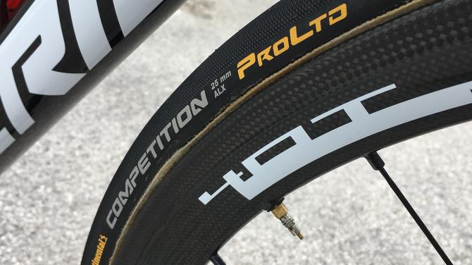 A Merida Scultura 2019 de Vincenzo Nibali (10)