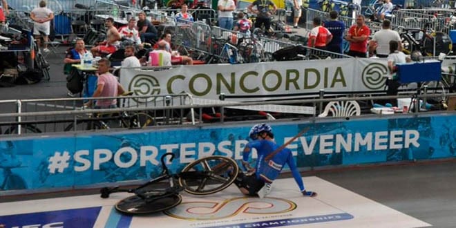 Pista de velódromo se solta e perfura pulmão de um ciclista (2)