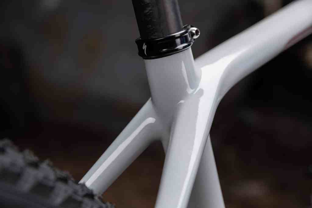 nova-specialized-epic-ht-detalhe-tubo-do-canote