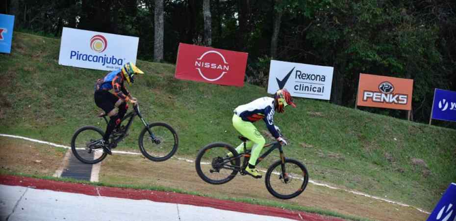 Desafio de Downhill 4X