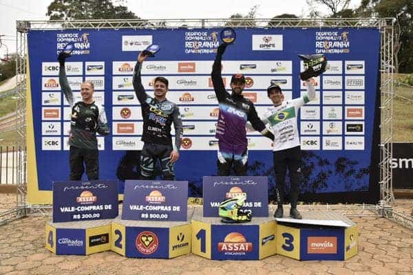 Desafio de Downhill 4X